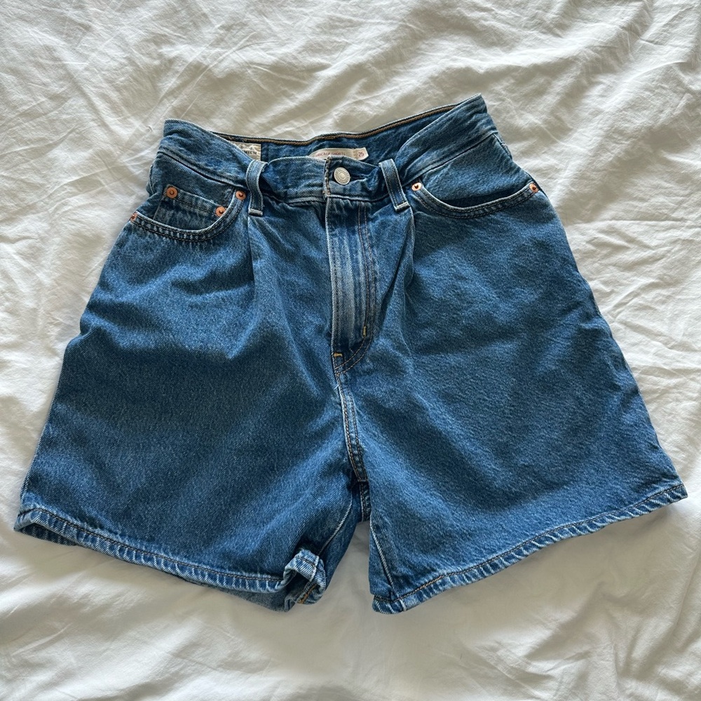 Levi’s Ribcage Shorts